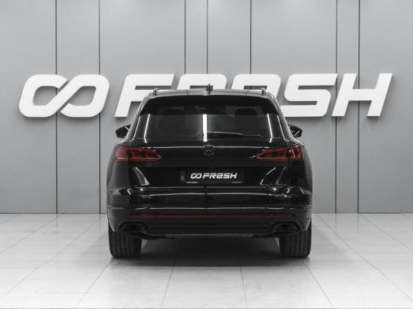Volkswagen Touareg III с пробегом 2018 года, цена 4 949 000 рублей, 103093 км, внедорожник, Автокод Объявления