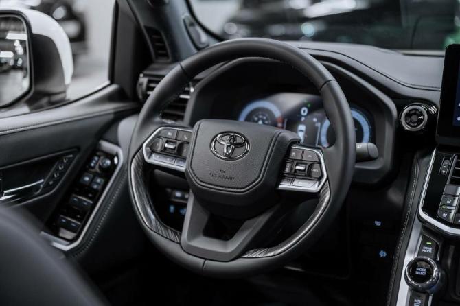 Новый Toyota Land Cruiser 300 Series 2026 года, цена 13 990 000 рублей, внедорожник, Автокод Объявления