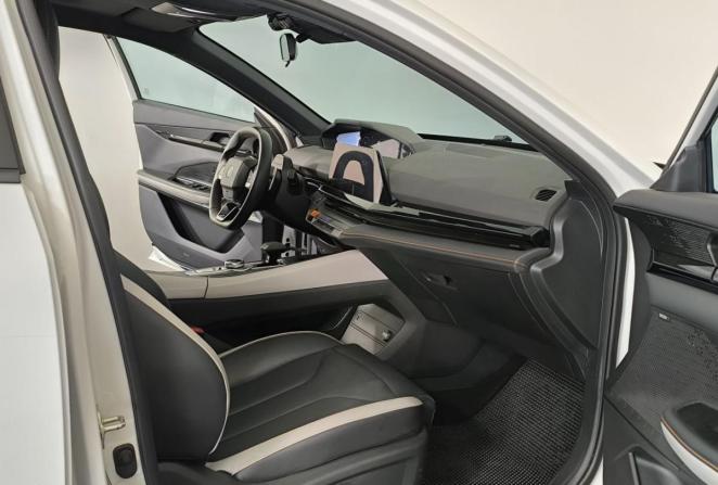 Changan UNI-V I с пробегом 2023 года, цена 2 250 000 рублей, 36695 км, лифтбек, Автокод Объявления