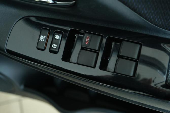 Toyota Vitz III (XP130) Рестайлинг с пробегом 2015 года, цена 1 229 000 рублей, 18650 км, хэтчбек, Автокод Объявления