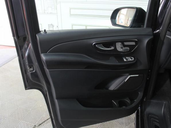 Mercedes-Benz V-Класс III (W447) Рестайлинг 2 с пробегом 2024 года, цена 11 300 000 рублей, 34484 км, минивэн, Автокод Объявления