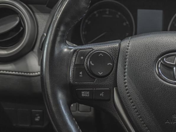 Toyota RAV4 IV (XA40) Рестайлинг с пробегом 2016 года, цена 2 380 000 рублей, 110582 км, внедорожник, Автокод Объявления