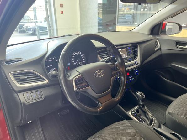 Hyundai Solaris I Рестайлинг с пробегом 2017 года, цена 1 240 000 рублей, 100000 км, седан, Автокод Объявления