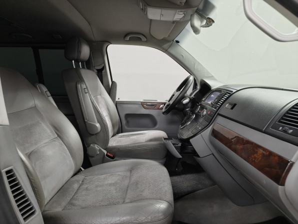 Volkswagen Multivan T5 с пробегом 2006 года, цена 1 300 000 рублей, 373233 км, минивэн, Автокод Объявления