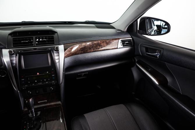 Toyota Camry VII (XV50) Рестайлинг с пробегом 2015 года, цена 1 959 000 рублей, 204884 км, седан, Автокод Объявления