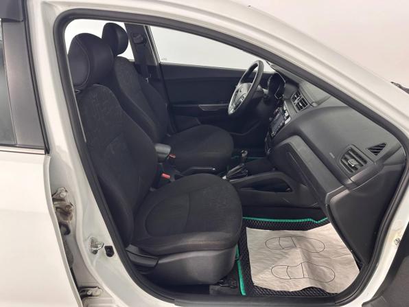 Kia Rio III Рестайлинг с пробегом 2015 года, цена 1 104 000 рублей, 122751 км, хэтчбек, Автокод Объявления