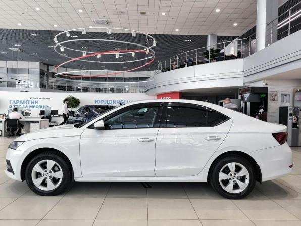 Skoda Octavia IV (A8) с пробегом 2021 года, цена 2 230 000 рублей, 114811 км, лифтбек, Автокод Объявления