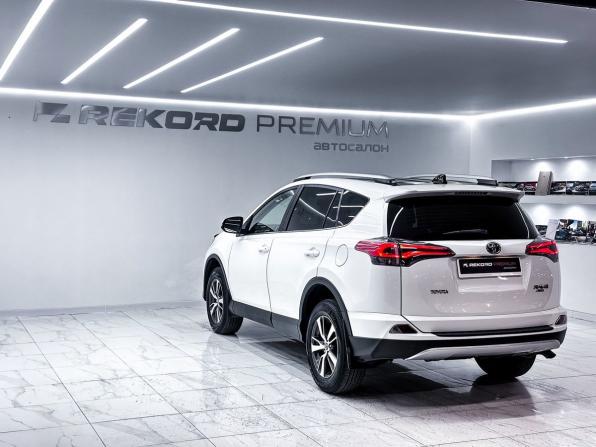Toyota RAV4 IV (XA40) Рестайлинг с пробегом 2016 года, цена 2 500 000 рублей, 79800 км, внедорожник, Автокод Объявления