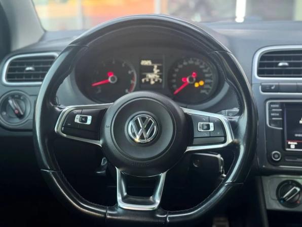 Volkswagen Polo V Рестайлинг с пробегом 2018 года, цена 910 000 рублей, 176098 км, седан, Автокод Объявления