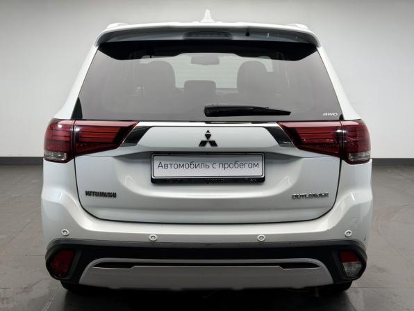 Mitsubishi Outlander III Рестайлинг 3 с пробегом 2019 года, цена 2 092 000 рублей, 215059 км, внедорожник, Автокод Объявления