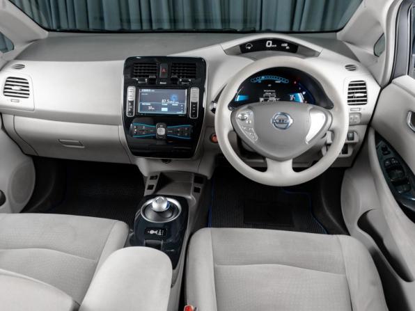 Nissan Leaf I (ZE0/AZE0) с пробегом 2010 года, цена 519 000 рублей, 122799 км, хэтчбек, Автокод Объявления