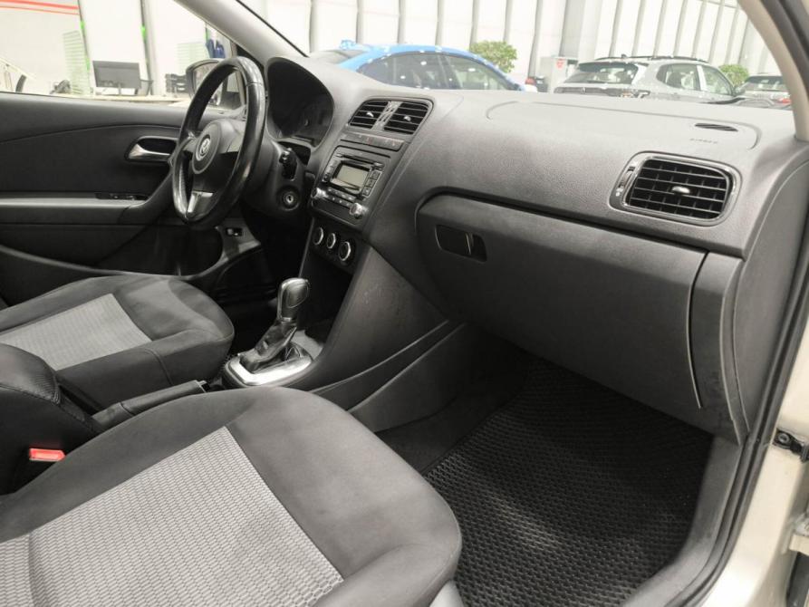Volkswagen Polo V Казань  - изображение 13