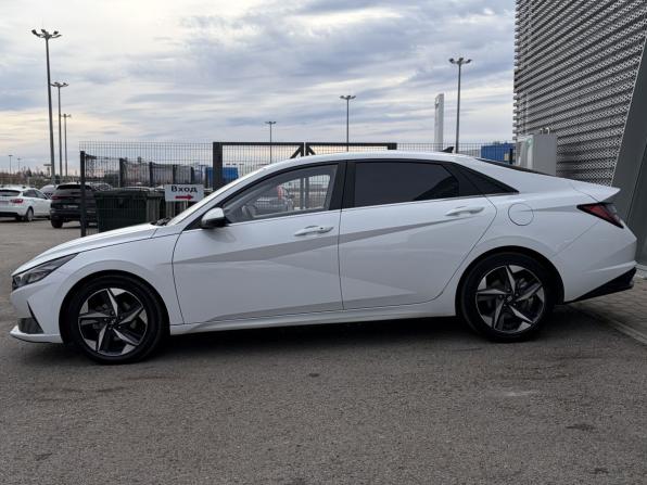 Hyundai Elantra VII (CN7) с пробегом 2022 года, цена 1 999 000 рублей, 90000 км, седан, Автокод Объявления
