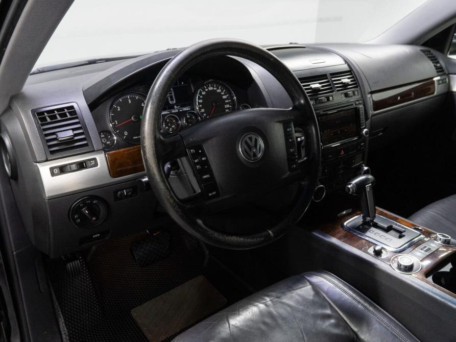 Volkswagen Touareg I Рестайлинг Тюмень  - изображение 10