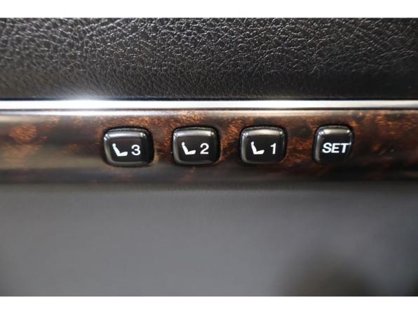 Toyota Land Cruiser 200 Series с пробегом 2008 года, цена 2 606 700 рублей, 233090 км, внедорожник, Автокод Объявления