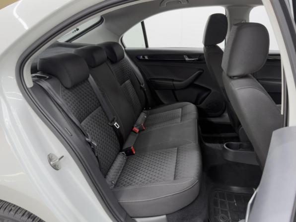 Skoda Rapid I Рестайлинг с пробегом 2017 года, цена 1 330 000 рублей, 184887 км, лифтбек, Автокод Объявления