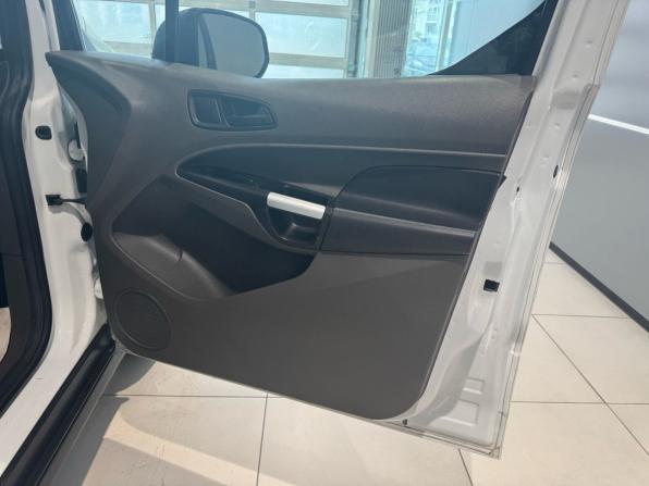 Ford Tourneo Connect II Рестайлинг с пробегом 2020 года, цена 1 999 000 рублей, 143000 км, компактвэн, Автокод Объявления