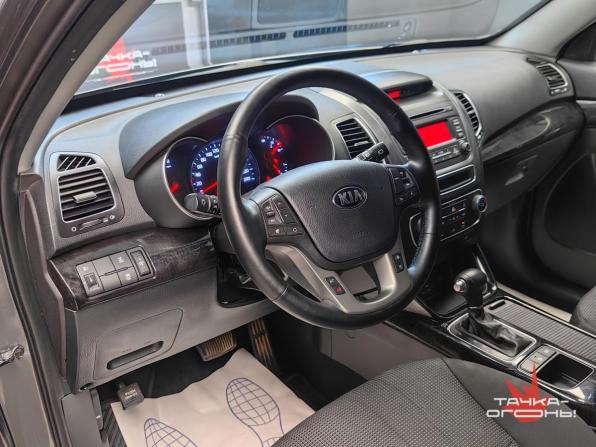 Kia Sorento II Рестайлинг с пробегом 2017 года, цена 2 098 000 рублей, 125000 км, внедорожник, Автокод Объявления