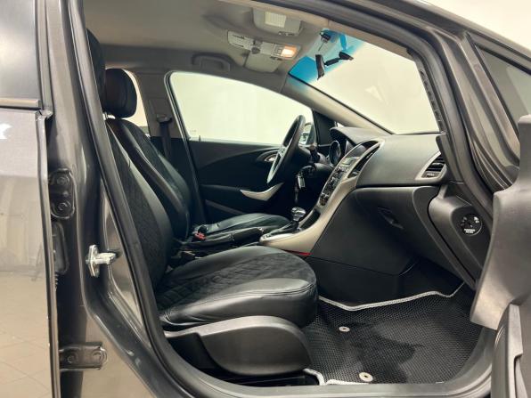 Opel Astra J с пробегом 2011 года, цена 520 000 рублей, 296000 км, хэтчбек, Автокод Объявления