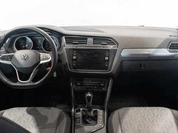 Volkswagen Tiguan II Рестайлинг с пробегом 2021 года, цена 2 797 600 рублей, 55707 км, внедорожник, Автокод Объявления