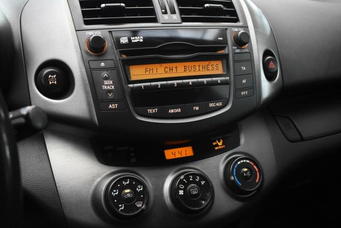 Toyota RAV4 III (XA30) с пробегом 2010 года, цена 1 180 000 рублей, 211112 км, внедорожник, Автокод Объявления
