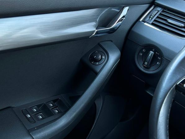 Skoda Octavia III (A7) Рестайлинг с пробегом 2019 года, цена 1 720 400 рублей, 80545 км, лифтбек, Автокод Объявления