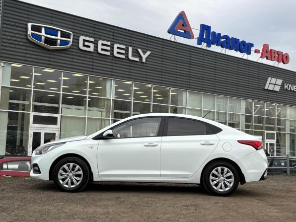 Hyundai Solaris II с пробегом 2017 года, цена 950 000 рублей, 144676 км, седан, Автокод Объявления