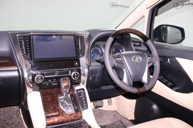 Toyota Vellfire II Рестайлинг с пробегом 2018 года, цена 4 200 000 рублей, 102430 км, минивэн, Автокод Объявления