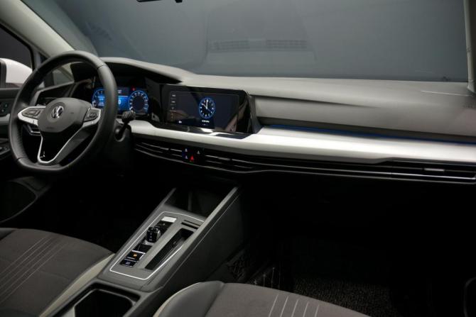 Volkswagen Golf VIII с пробегом 2022 года, цена 2 455 000 рублей, 61561 км, хэтчбек, Автокод Объявления