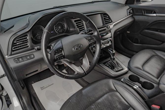Hyundai Avante VI Рестайлинг с пробегом 2019 года, цена 1 549 000 рублей, 89000 км, седан, Автокод Объявления