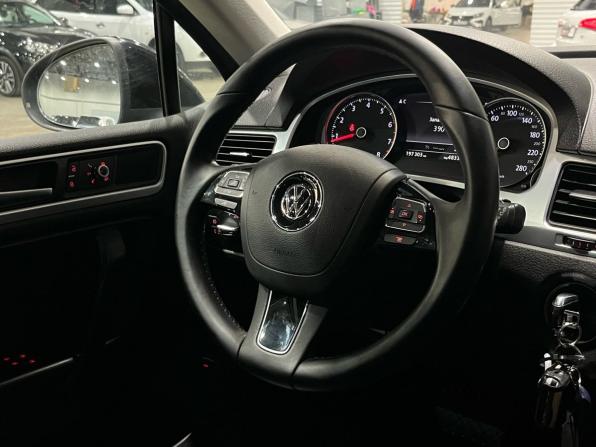 Volkswagen Touareg II с пробегом 2013 года, цена 1 880 000 рублей, 197301 км, внедорожник, Автокод Объявления