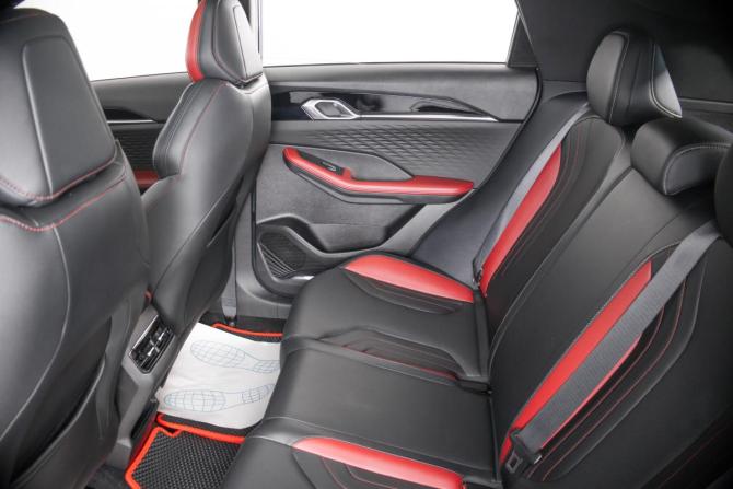 Geely Coolray I Рестайлинг с пробегом 2023 года, цена 1 999 000 рублей, 60259 км, внедорожник, Автокод Объявления