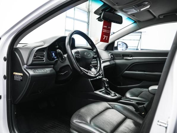 Hyundai Avante VI Рестайлинг с пробегом 2019 года, цена 1 600 000 рублей, 94153 км, седан, Автокод Объявления