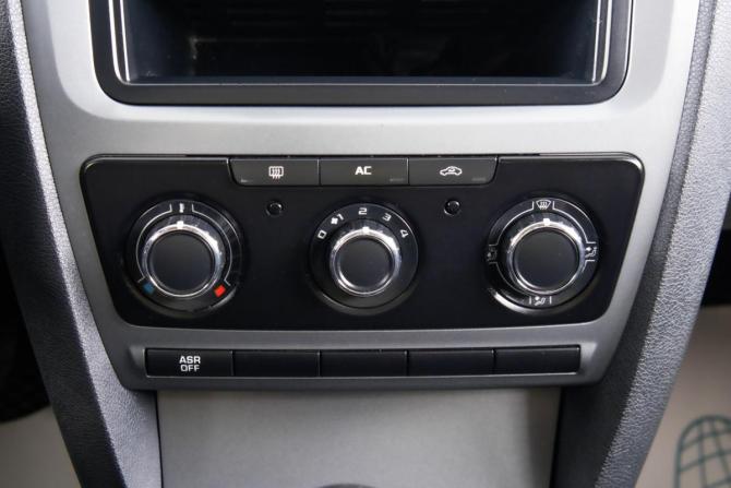 Skoda Octavia II (A5) Рестайлинг с пробегом 2011 года, цена 949 000 рублей, 268256 км, лифтбек, Автокод Объявления