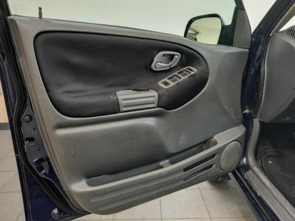 Chevrolet Tracker II с пробегом 2000 года, цена 390 000 рублей, 259067 км, внедорожник, Автокод Объявления