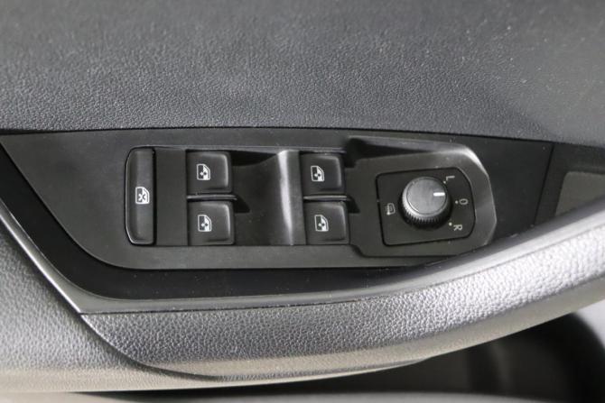 Skoda Karoq I с пробегом 2021 года, цена 2 559 990 рублей, 77728 км, внедорожник, Автокод Объявления