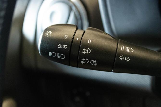 Renault Sandero II Рестайлинг с пробегом 2020 года, цена 1 299 000 рублей, 72942 км, хэтчбек, Автокод Объявления