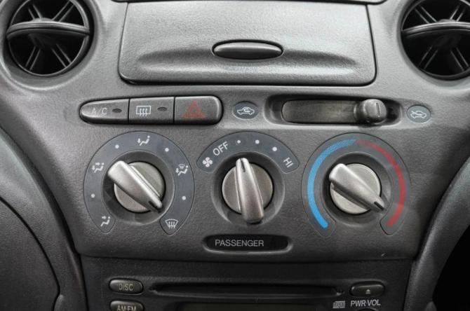 Toyota Vitz I (P10) с пробегом 2001 года, цена 399 000 рублей, 237000 км, хэтчбек, Автокод Объявления