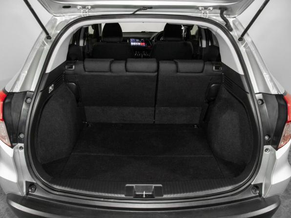 Honda Vezel I с пробегом 2014 года, цена 1 800 000 рублей, 40312 км, внедорожник, Автокод Объявления
