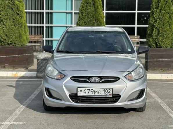 Hyundai Solaris I с пробегом 2013 года, цена 720 000 рублей, 215755 км, хэтчбек, Автокод Объявления