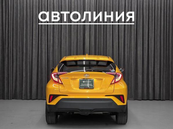 Toyota C-HR I с пробегом 2017 года, цена 2 100 000 рублей, 57000 км, внедорожник, Автокод Объявления