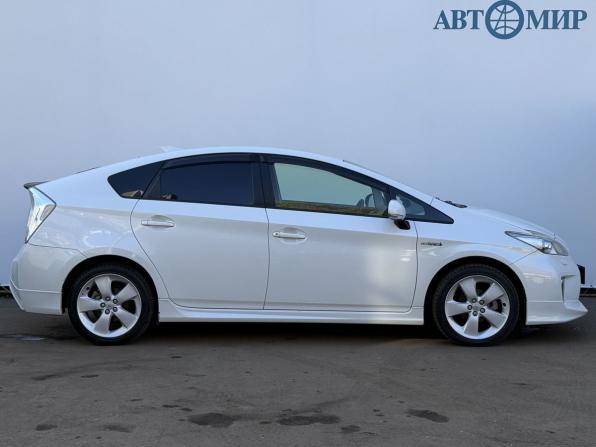 Toyota Prius III Рестайлинг (XW30) с пробегом 2012 года, цена 850 000 рублей, 147067 км, лифтбек, Автокод Объявления