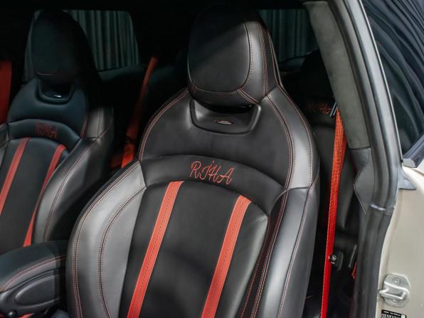 Mini Hatch III (F55/F56) Рестайлинг 2 с пробегом 2021 года, цена 4 149 000 рублей, 5607 км, хэтчбек, Автокод Объявления