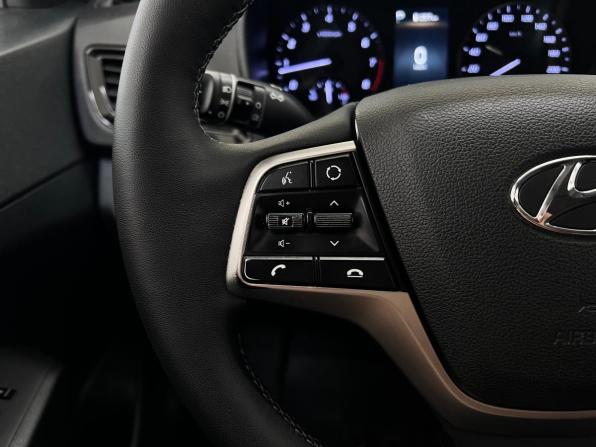 Hyundai Solaris II Рестайлинг с пробегом 2021 года, цена 1 630 000 рублей, 99916 км, седан, Автокод Объявления