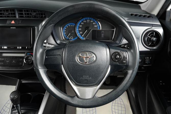 Toyota Corolla XI (E160 E170) Рестайлинг 2 с пробегом 2017 года, цена 1 419 000 рублей, 168000 км, универсал, Автокод Объявления
