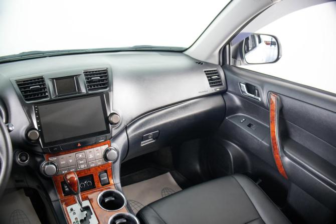 Toyota Highlander II (XU40) Рестайлинг с пробегом 2011 года, цена 1 899 000 рублей, 249156 км, внедорожник, Автокод Объявления