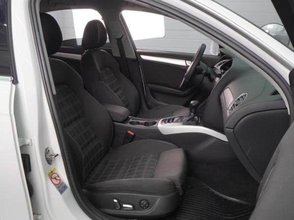 Audi A4 IV (B8) Рестайлинг с пробегом 2012 года, цена 1 099 000 рублей, 304751 км, седан, Автокод Объявления