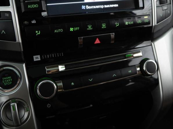 Toyota Land Cruiser 200 Series Рестайлинг 1 с пробегом 2014 года, цена 3 848 050 рублей, 269539 км, внедорожник, Автокод Объявления