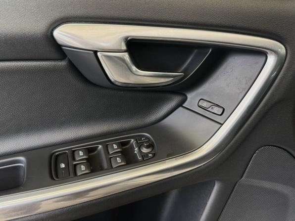 Volvo S60 II Рестайлинг с пробегом 2015 года, цена 1 550 000 рублей, 167434 км, седан, Автокод Объявления