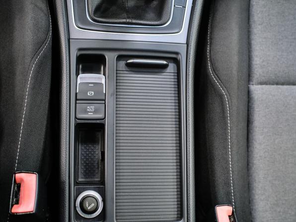 Volkswagen Golf VII с пробегом 2014 года, цена 963 000 рублей, 80211 км, хэтчбек, Автокод Объявления